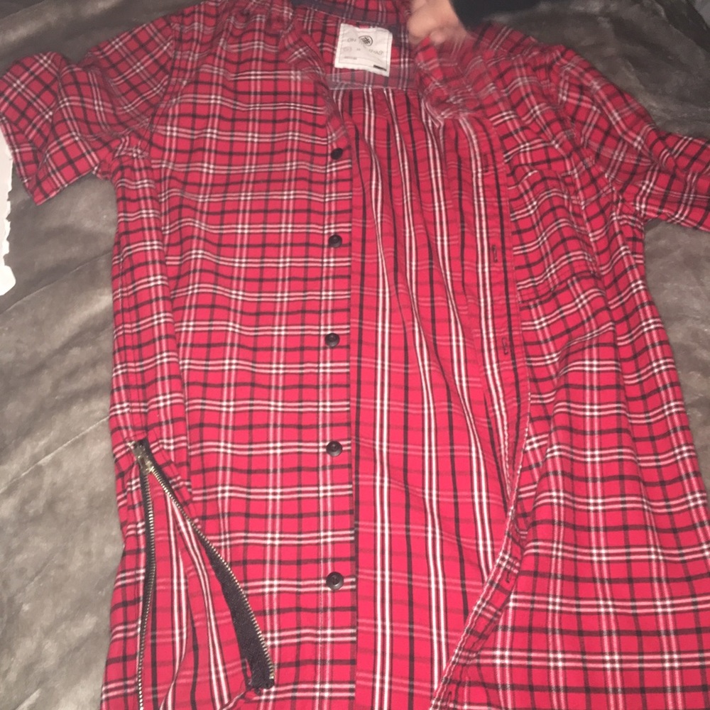 short sleeve button up plaid shirt
